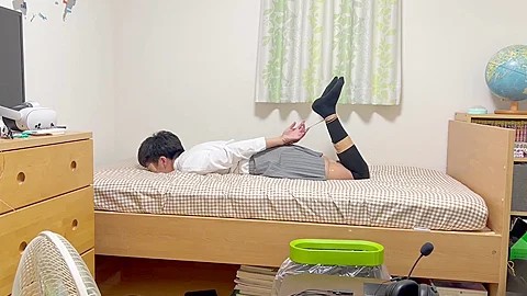 Chinese CD hogtied and vibed